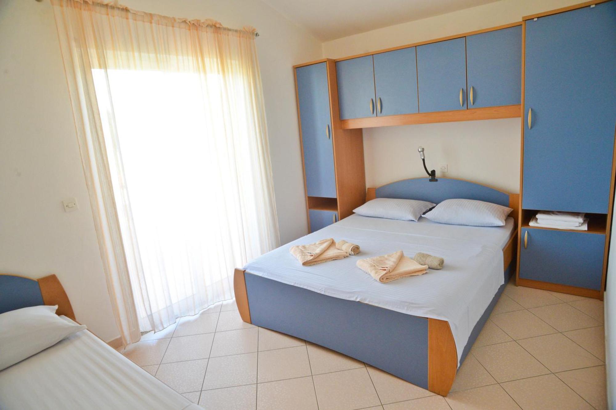 Apartments Lonic Kukljica Chambre photo