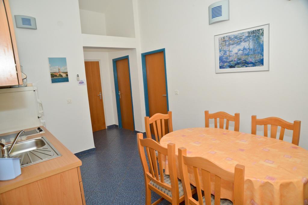 Apartments Lonic Kukljica Extérieur photo
