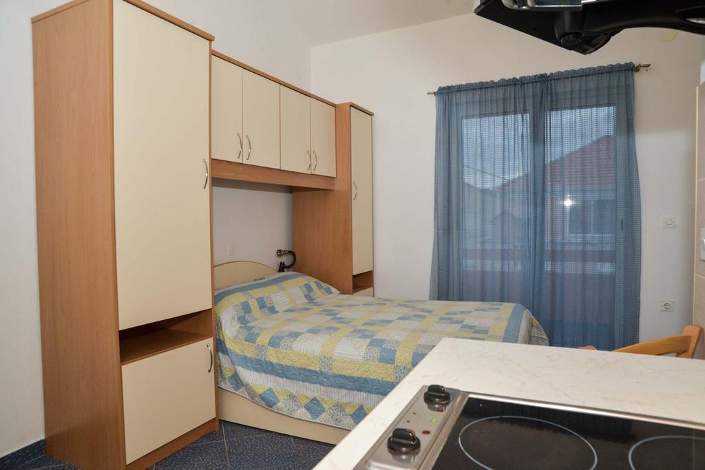 Apartments Lonic Kukljica Extérieur photo