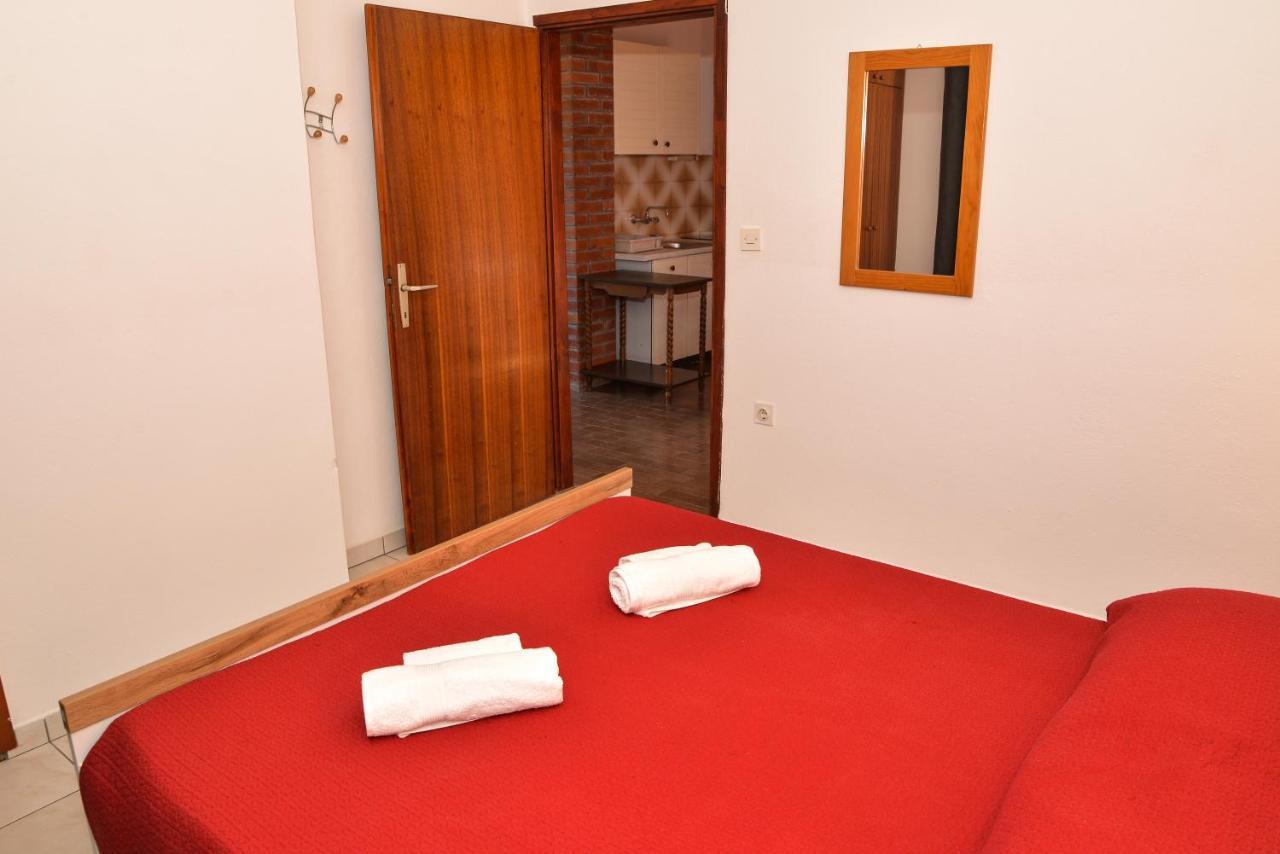 Apartments Lonic Kukljica Extérieur photo